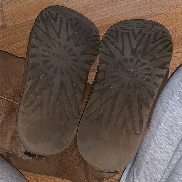 Chestnut Classic Tall Ugg’s - Picture 4 of 10